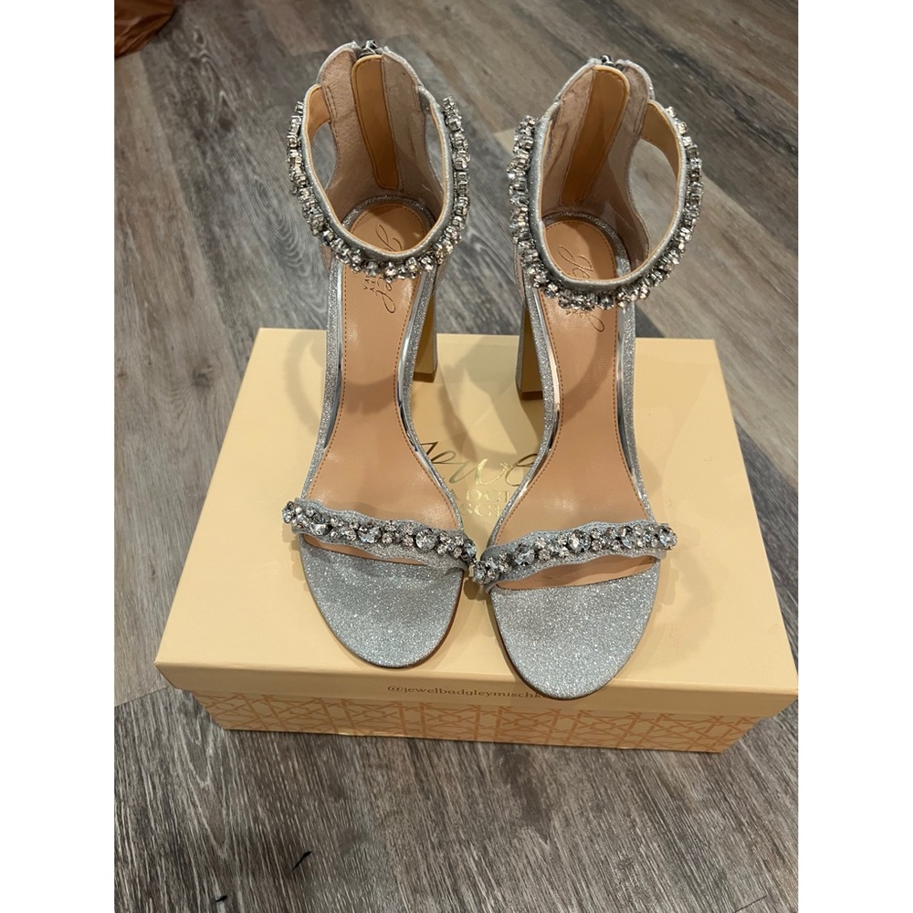 Jewel Badgley Mischka Odessa Crystal Adorned Block Heels Sz 9!!!